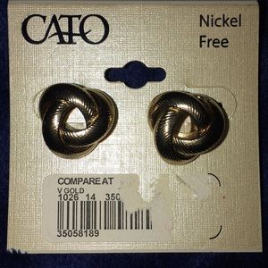 Brand new never worn Cato earrings!